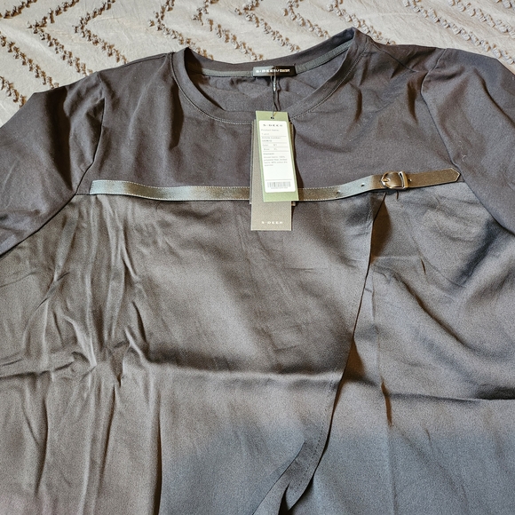 Nwt Black Top Blouse With Buckel Accent Asymetric Size Xl - Picture 5 of 8